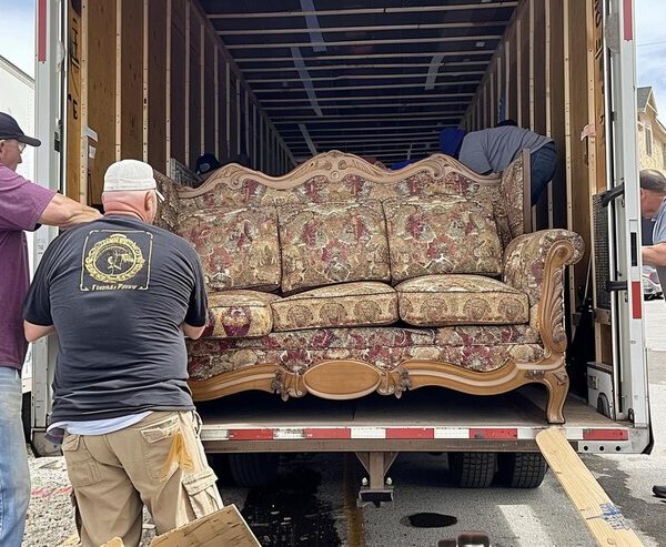 هل تعلم أن شراء الأثاث المستعمل يمكن أن يوفر لك 50% من التكاليف؟