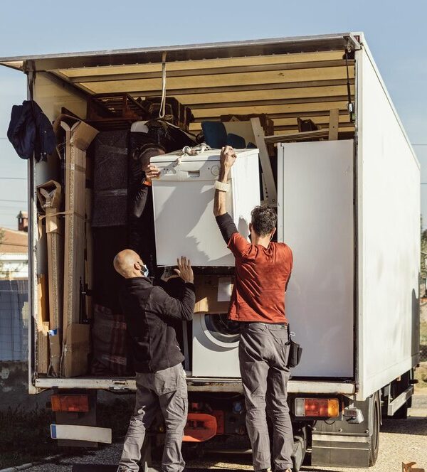 أهم النصائح لنقل العفش وقت الانتقال من شقة إلى فيلا (أو العكس)