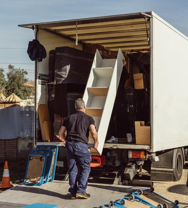 هل تبحث عن شركة نقل عفش موثوقة في الرياض؟ إليك الحل!